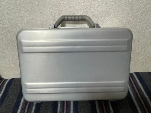 Zero halliburton attache case - zero,