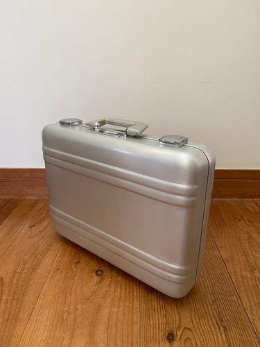 Zero halliburton elite attache - halliburton,
