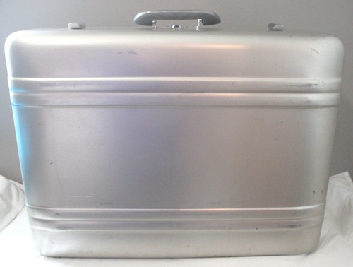 Zero halliburton vintage - zero,