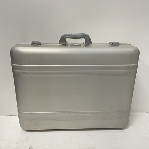 Vintage zero halliburton - zero,