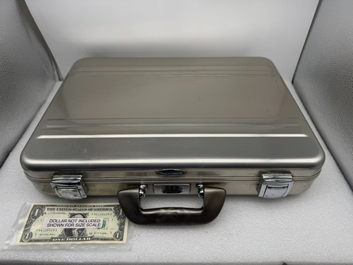 Vintage zero halliburton - zero,