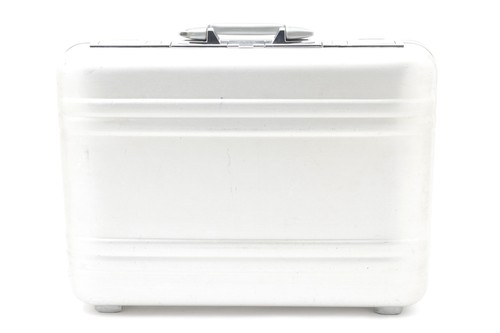 Near mint zero halliburton - [near,