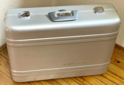 Vintage zero halliburton - *,