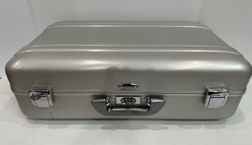 Halliburton zero case with - zero,
