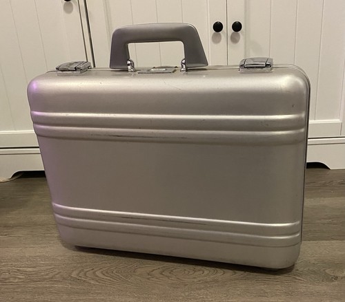 Vintage zero halliburton elite - halliburton,