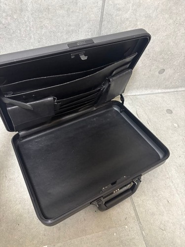 Zero halliburton attache case - halliburton,